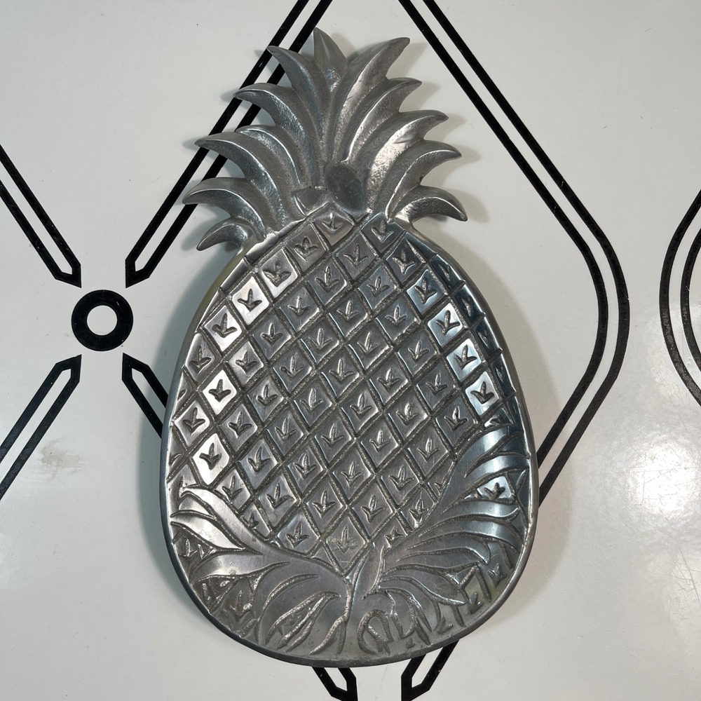 Pineapple‑Shaped Metal Serving Tray Made in India 11¾″‎ x 6½″ Tropical Decor - Picture 2 of 8